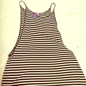 Black/White striped tank top with open sides 🕊